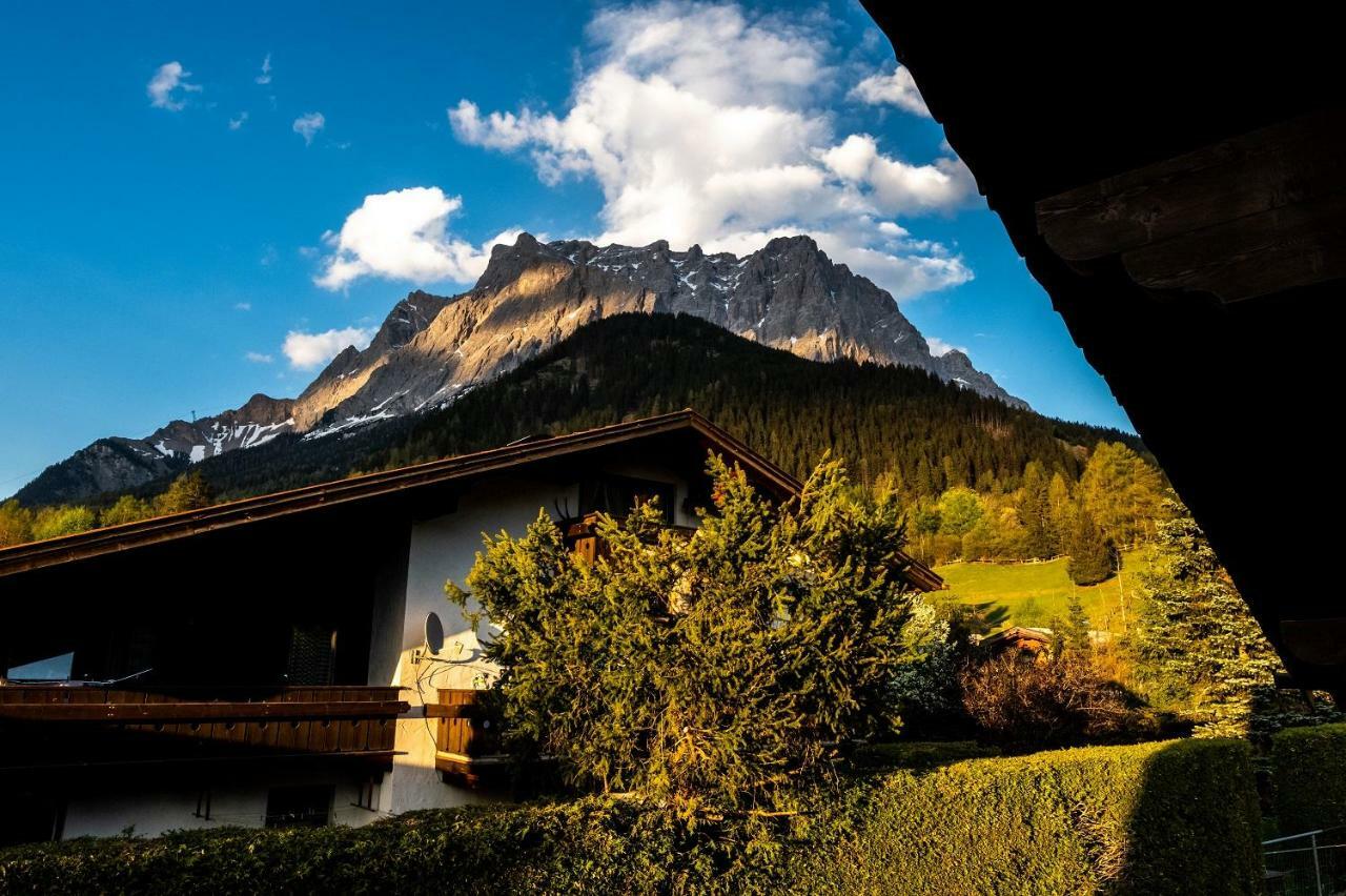 Apartmenthaus Lärchenhof Ehrwald Exterior foto
